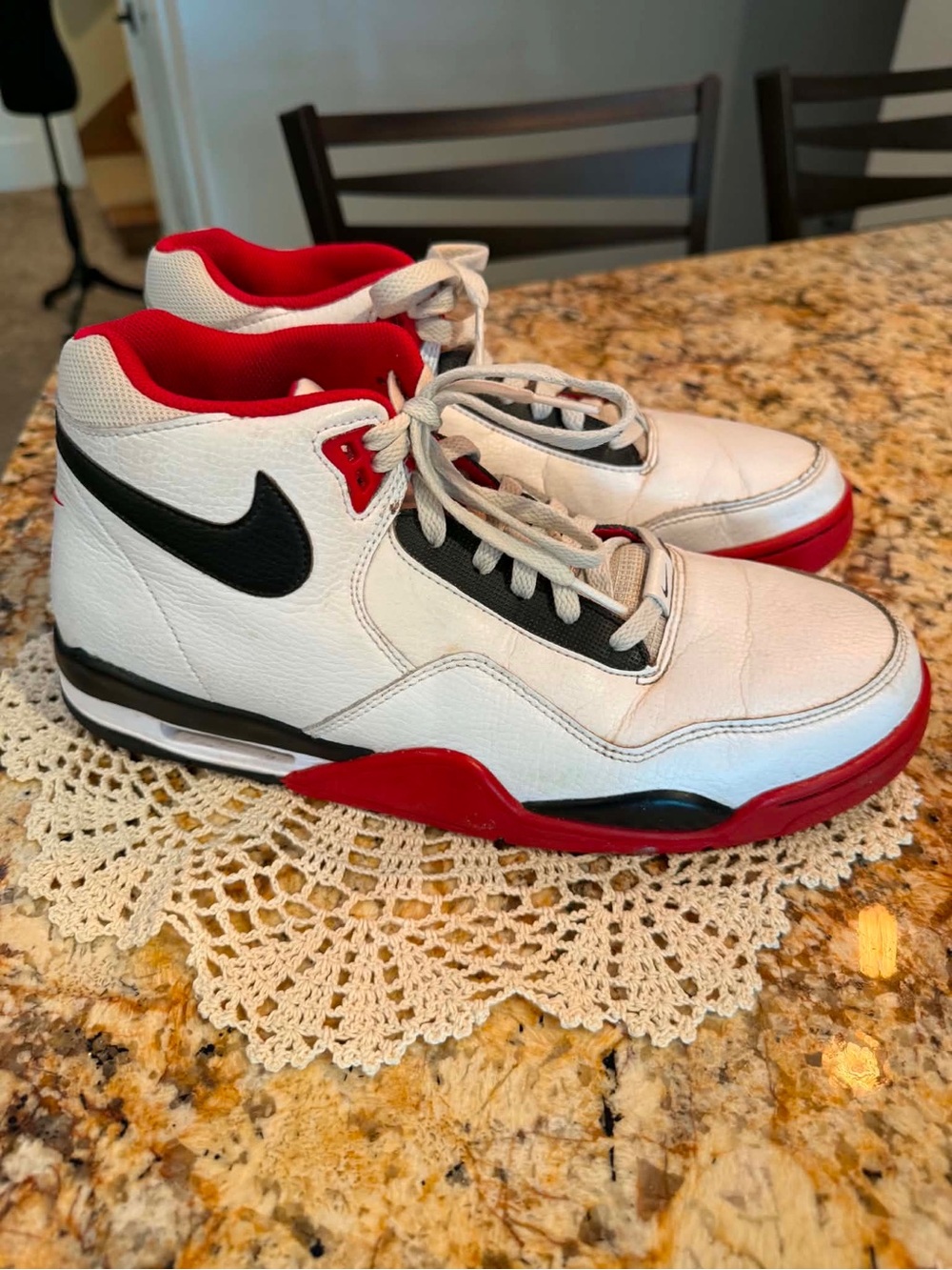 Nike Flight Legacy Men’s 10.5 Mid Top Sneaker White/Red/Black BQ4212-100